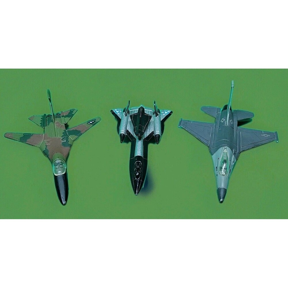 Road Champs Flyers Toy Diecast Jet Bomber Fighter Airplane Collectible lot of 3